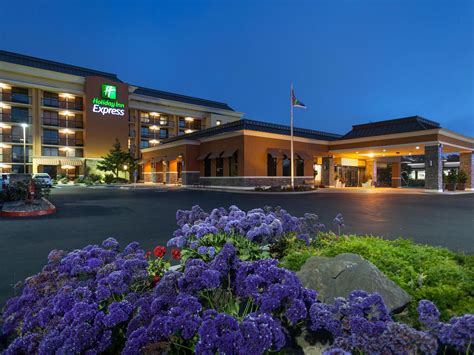 holiday inn express at monterey bay an ihg hotel|holiday inn express monterey california.